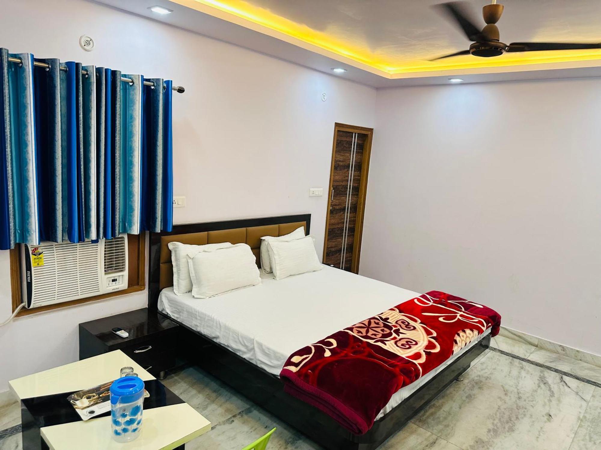Hotel Pink Paradise Gorakhpur Exteriör bild